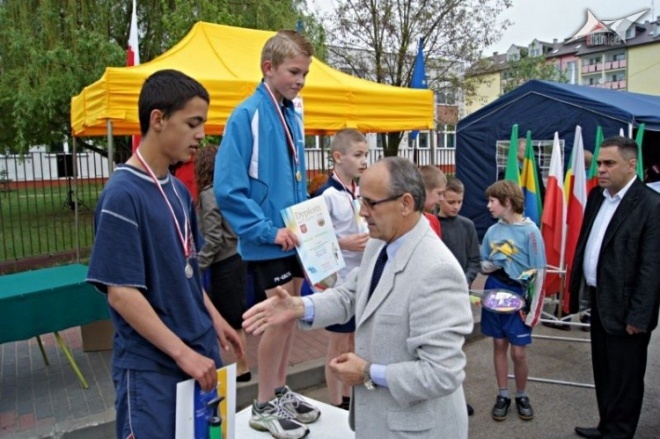 XVI Międzynarodowy Półmaraton Kurpiowski w Ostrołęce - PRZEDBIEGI (09.05.2010) - zdjęcie #36 - eOstroleka.pl